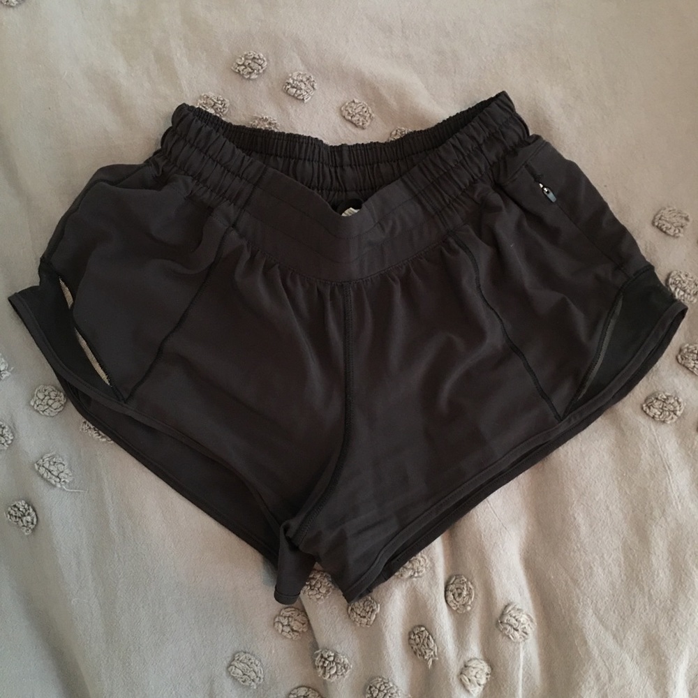 Lulemon Hotty Hot Shorts 2.5 in